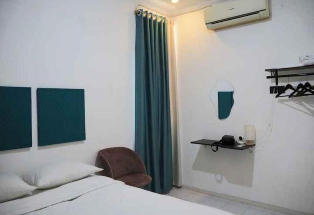 Oyo 91477 Fazira Home Stay Syariah Sibolga Exterior foto