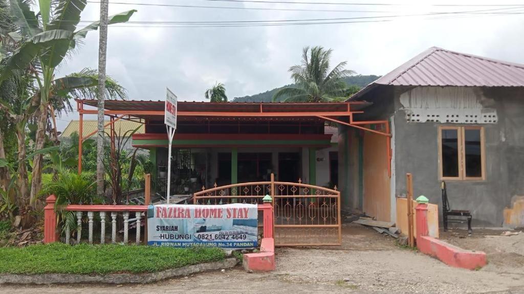 Oyo 91477 Fazira Home Stay Syariah Sibolga Exterior foto